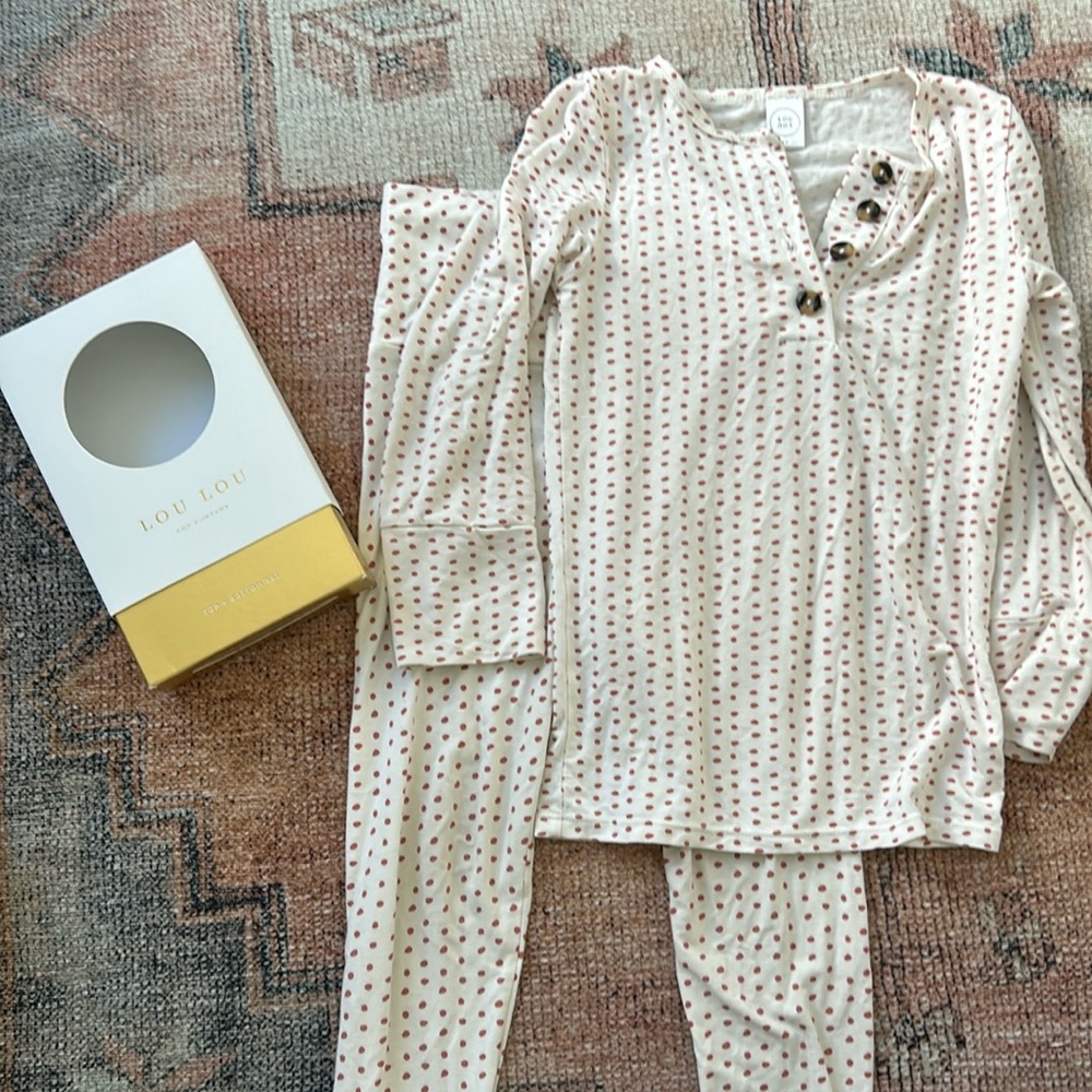 3T Lou Lou and company top and bottom pajama set